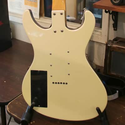 Danelectro Hodad 12-String 2000 - 2004 - White/Violet Pearl image 5