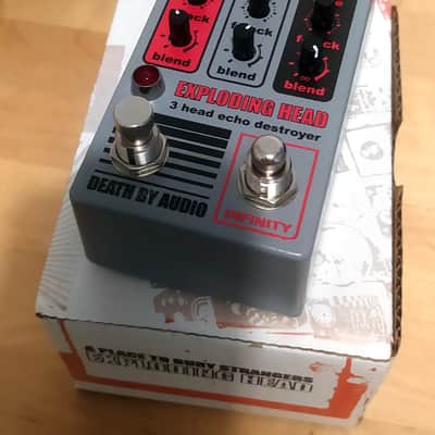 Death By Audio Exploding Head 2022 - Grey / Red Bild 2