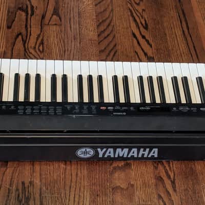 Yamaha P90 digital piano image 3