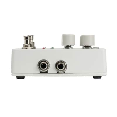 Electro-Harmonix Platform Stereo Compressor Limiter Pedal with Foot-Switchable Overdrive and Three-Color LED Compression Meter image 4