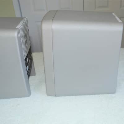 JBL Professional LSR25P Pair Near field Monitors Exc Sound detail & stereo separation - MADE IN USA! image 6
