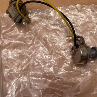 Unbranded Input Jack + Volume Knob Combo for Fender Style Bass Guitar image 4