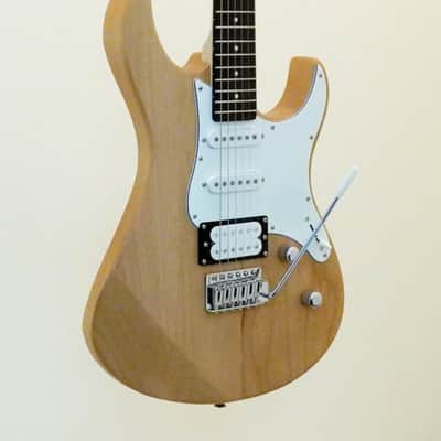 Yamaha PAC112V Pacifica Electric Guitar Natural image 2