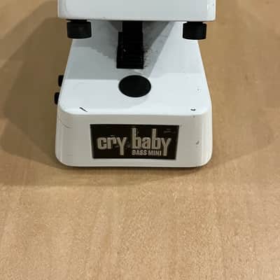 Dunlop CBM105Q Cry Baby Mini Bass Wah Pedal 2023 - white image 3