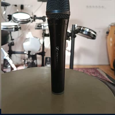 Sennheiser e945 Handheld Supercardioid Dynamic Vocal Microphone 2003 - Present - Black