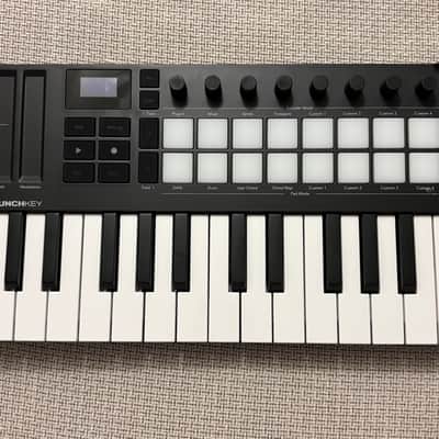 Novation Launchkey Mini 25 MKIV MIDI Keyboard Controller 2024 - Present - Black