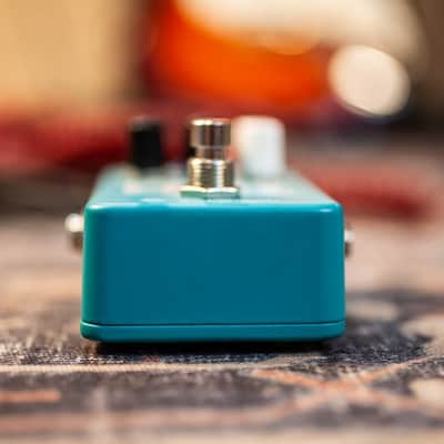 Electro-Harmonix - Eddy Analog Vibrato Guitar Effects Pedal - Floor Model image 9