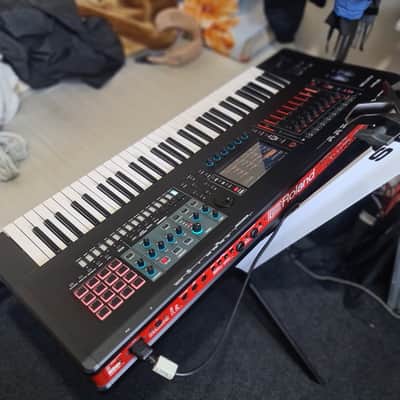 Roland Fantom 2024 - Black-Red