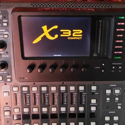 Behringer X32 Compact - mixing desk - w/ softbag, flight case, decksaver, gooseneck LED image 17