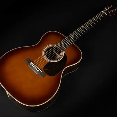 2022 Martin Custom Shop Expert 000-28 Authentic 1937 - Ambertone | USA Vollmassive Vintage Reissue Westerngitarre Adirondack Fichte | CoA OHSC Bild 5
