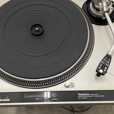 Technics SL 1700 MK 2 1987 - Silver image 3