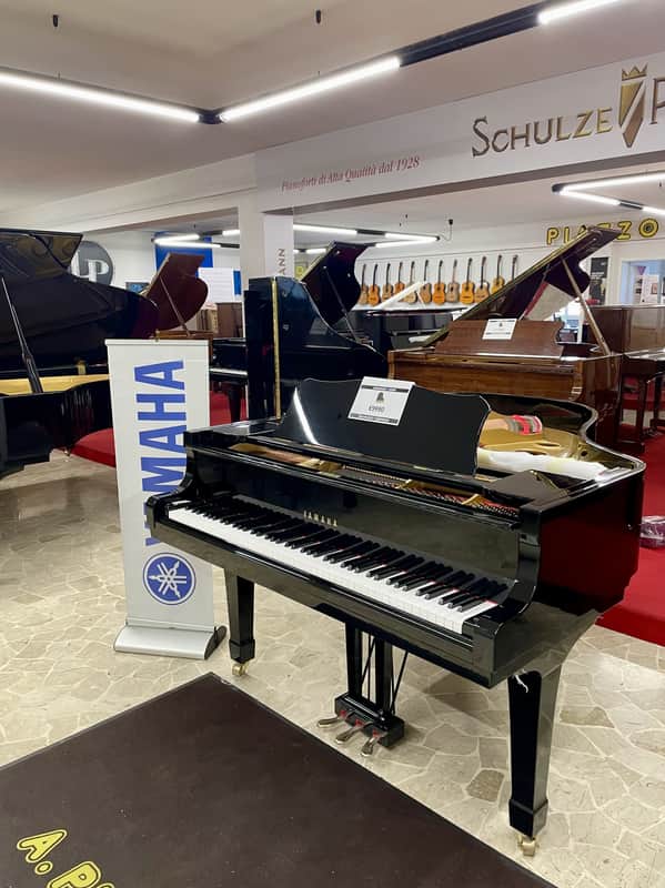 Yamaha C3 PIANOFORTE A MEZZA CODA NERO image 1