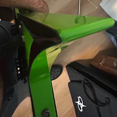 Jackson X Series KVXMG King V with Laurel Fretboard 2020 - Present - Slime Green with Black Bevels image 10