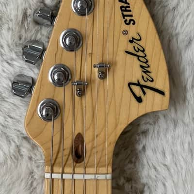 2011 Fender American Special Stratocaster , Maple Fingerboard, Candy Apple Red image 7