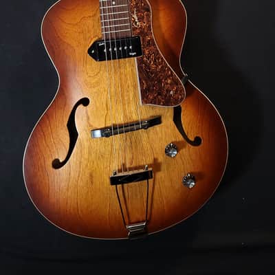 Godin 5th Avenue Kingpin 2010s - Cognac Burst image 2