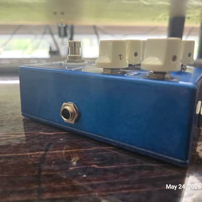 Wampler Ego Compressor V1 (Large Logo) 2010s - Blue image 4