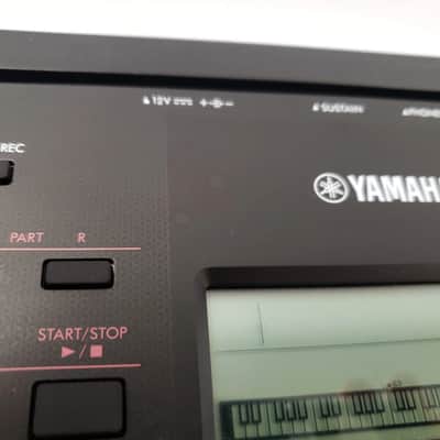 Yamaha PSR-E273 61-Key Arranger Keyboard 2020 - Present - Black image 3