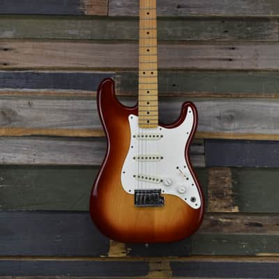 Fender "Dan Smith" Stratocaster with Maple Fretboard 1983 - Sienna Sunburst image 2