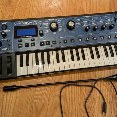 Novation MiniNova 37-Key 18-Voice Synthesizer 2012 - Present - Blue