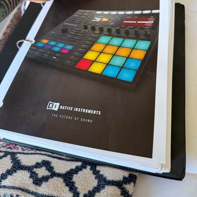 Native Instruments Maschine MKIII 2010s - Black image 2
