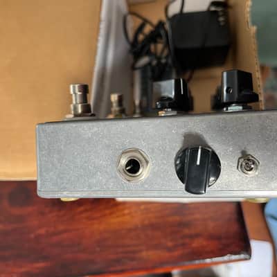 Custom Tones Ethos Overdrive Preamp (with TLE Mod) – Serial # 10510 - includes original box, manual and power supply image 4
