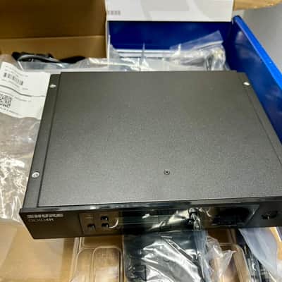 BRAND NEW Shure GLXD14R/MX53 GLX-D Advanced Digital Wireless Presenter Rack System w/ MX153 Headworn Earset Microphone GLXD1 Bodypack Transmitter & GLXD4R Rackmountable Receiver w/ Ears SB902A Rechargeable Lithium-ion Battery Padded zipper accessory case image 6