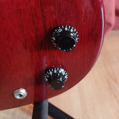 Gibson SG Junior – 2005 – Cherry – Excellent Condition + Hard Case – UK image 7