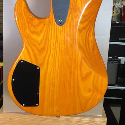 G&L L-1500 Amber image 4