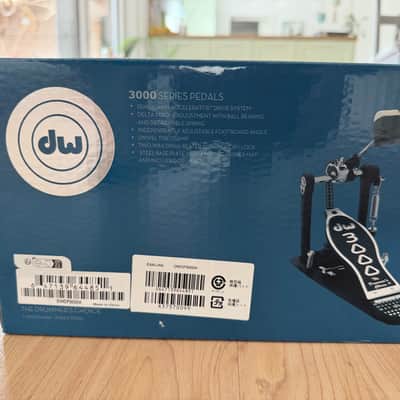 DW 3000 Series single bass drum pedal - new unopened box image 2
