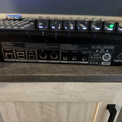Behringer X-TOUCH Universal DAW Control Surface 2015 - Present - Standard image 3