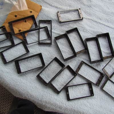 L.S.R. USA Pickup Surrounds Lot Of 18 Black Pickup Surrounds Neck & Bridge LSR USA Pickup Rings Luthier Supplies Black Pickup Surround Neck & Bridge Positions image 2