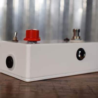 JHS Pedals Crayon Preamp DI Tone Distortion Fuzz Guitar Effect Pedal image 4