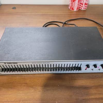 Klark Teknik DN300 30-Band Graphic Equaliser EQ Vintage Rack Unit Tested & Working image 6