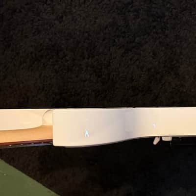 Ibanez JEMJR-WH Steve Vai Signature with Rosewood Fretboard 2015 - 2017 - White image 13