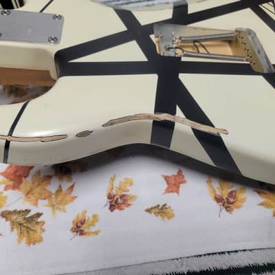 EVH Striped Series '78 Eruption 2022 - Present - Black / White Stripe Relic - WITH EVH CASE image 10