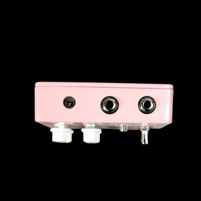 Benson Amps Custom Design Preamp Pedal - Shell Pink image 3