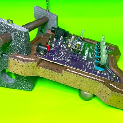 Experimental FM MIDI Synthesizer Made in Circuit Bent Style image 3