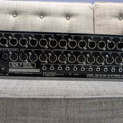 Simmons SDS-7 (1980s) – Fully Working – Memory Repaired – With Custom Flight Cases image 2