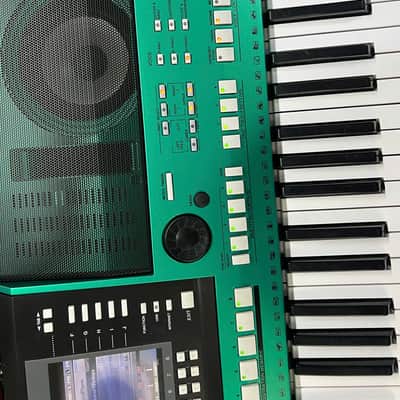 Yamaha PSR-S910 61-Key Arranger Workstation Custom Green image 5
