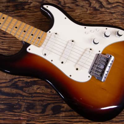 Fender Elite Stratocaster with Maple Fretboard 1983 - Brown Sunburst image 6