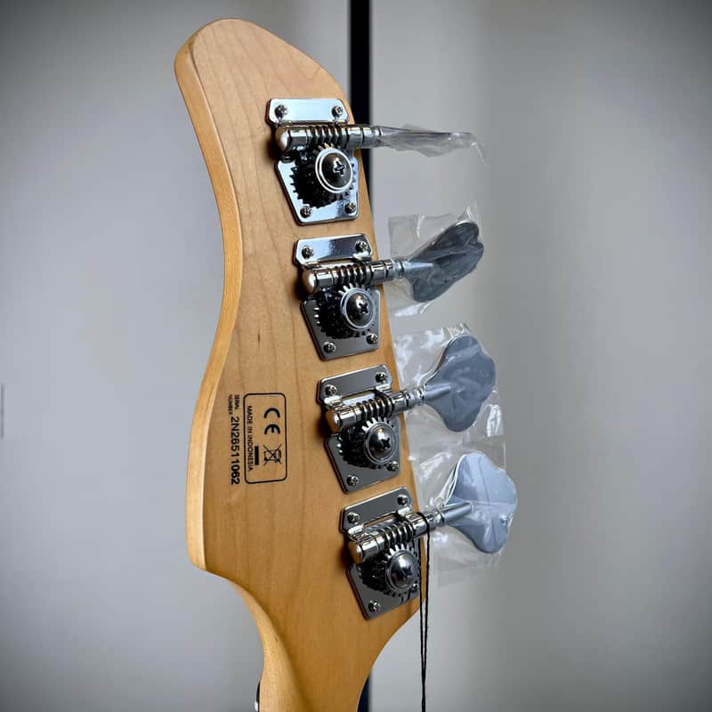 Sire Marcus Miller V3 4 New Gen - Midnight Blueburst - 2026 MODEL