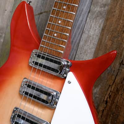 Rickenbacker 350/V63 2022 - Fireglo image 7
