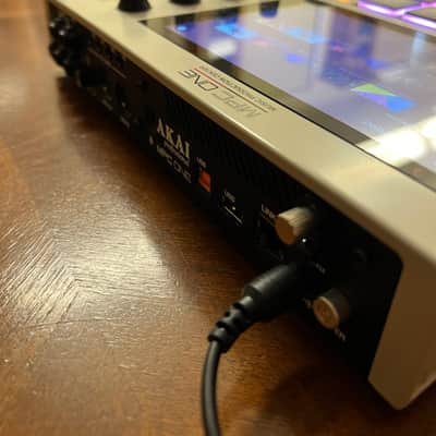 Akai MPC One Standalone MIDI Sequencer Retro Edition 2021 - Present - Grey image 6