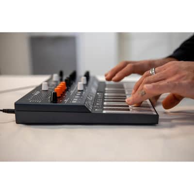 Arturia MicroFreak Vocoder Hybrid Analog/Digital Synthesizer with Advanced Digital Oscillators (Black) Bundle with Arturia MicroFreak Gooseneck Mic and Polsen Studio Monitor Headphones image 6