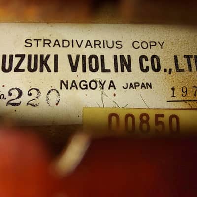 Suzuki Model 220 (1/8 Size) violin, Japan 1975, Reglue/Repair Needed image 3