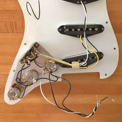 2002 Fender MIM Standard Stratocaster Loaded Pickguard -- Excellent Condition image 2