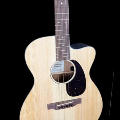 Martin Road Series OMC-10E Special Acoustic Guitar w/Deluxe Gig Bag image 6