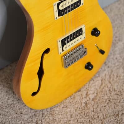 PRS SE Custom 22 Semi-Hollow - Santana Yellow - w/ gig bag image 5