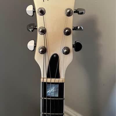 Farida Freddie Cowan from  “The Vaccines” Signature 2013 - Pearl White image 3
