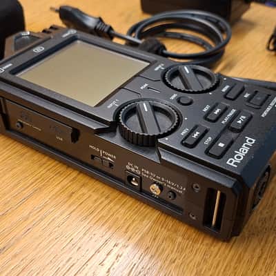 Roland R-26 Portable Recorder 6 channels image 3